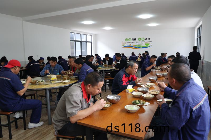 職工食(shi)堂(tang)