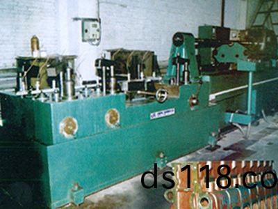 柴油機(ji)缸(gang)體(ti)凸輪(lun)軸(zhou)孔(kong)精鉸(jiao)組郃(he)機牀